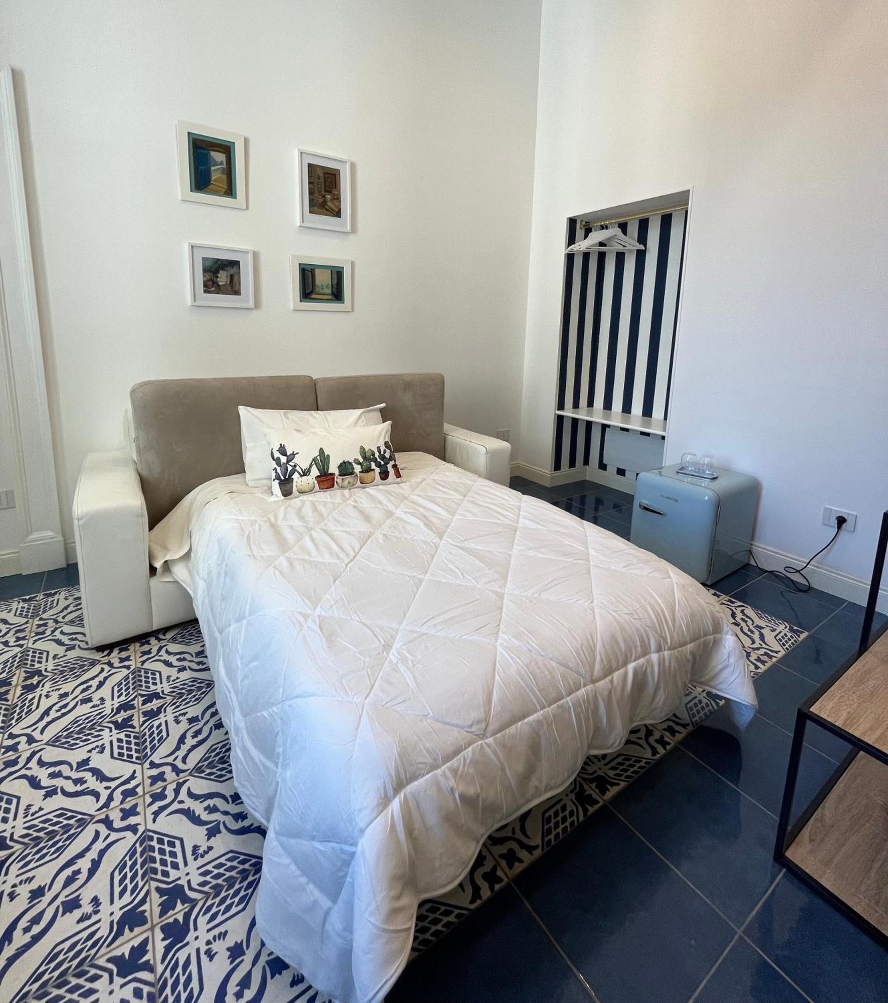 Gramsci 16 Otel Napoli Oda fotoğraf